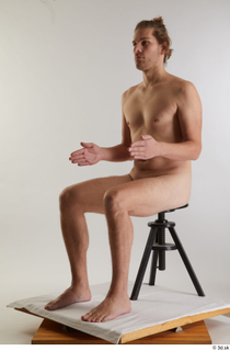 Arvid  1 nude sitting whole body 0016.jpg